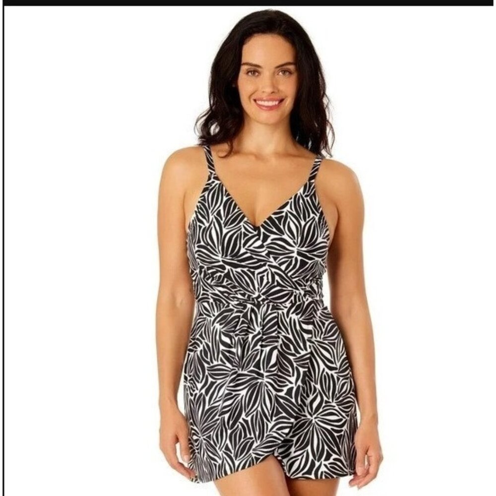 Lands End Tulip Wrap Swim Dress One Piece Black White Floral Womens Size M 10/12